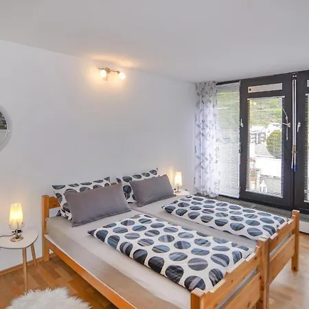 Апартаменты Ferienwohnung Hirt Хорнберг
